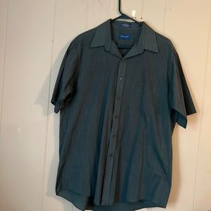 A man green dress shirt